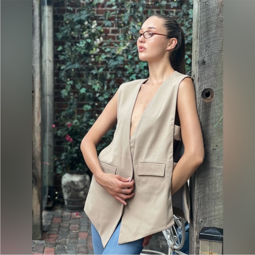 LOVE McNICOLL Ampia Vest Coat / NWT